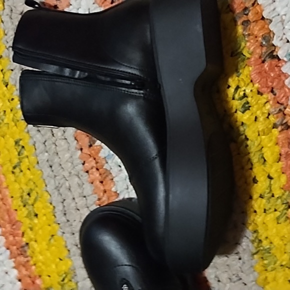 Platform Boots New Never Worn - Picture 2 of 4